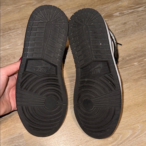 Black and White High-Top Sneakers - Picture 6 of 6